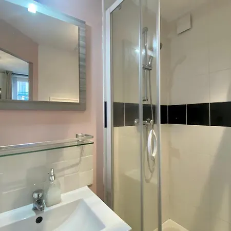 Le 202 Renove Au Coeur De דירה